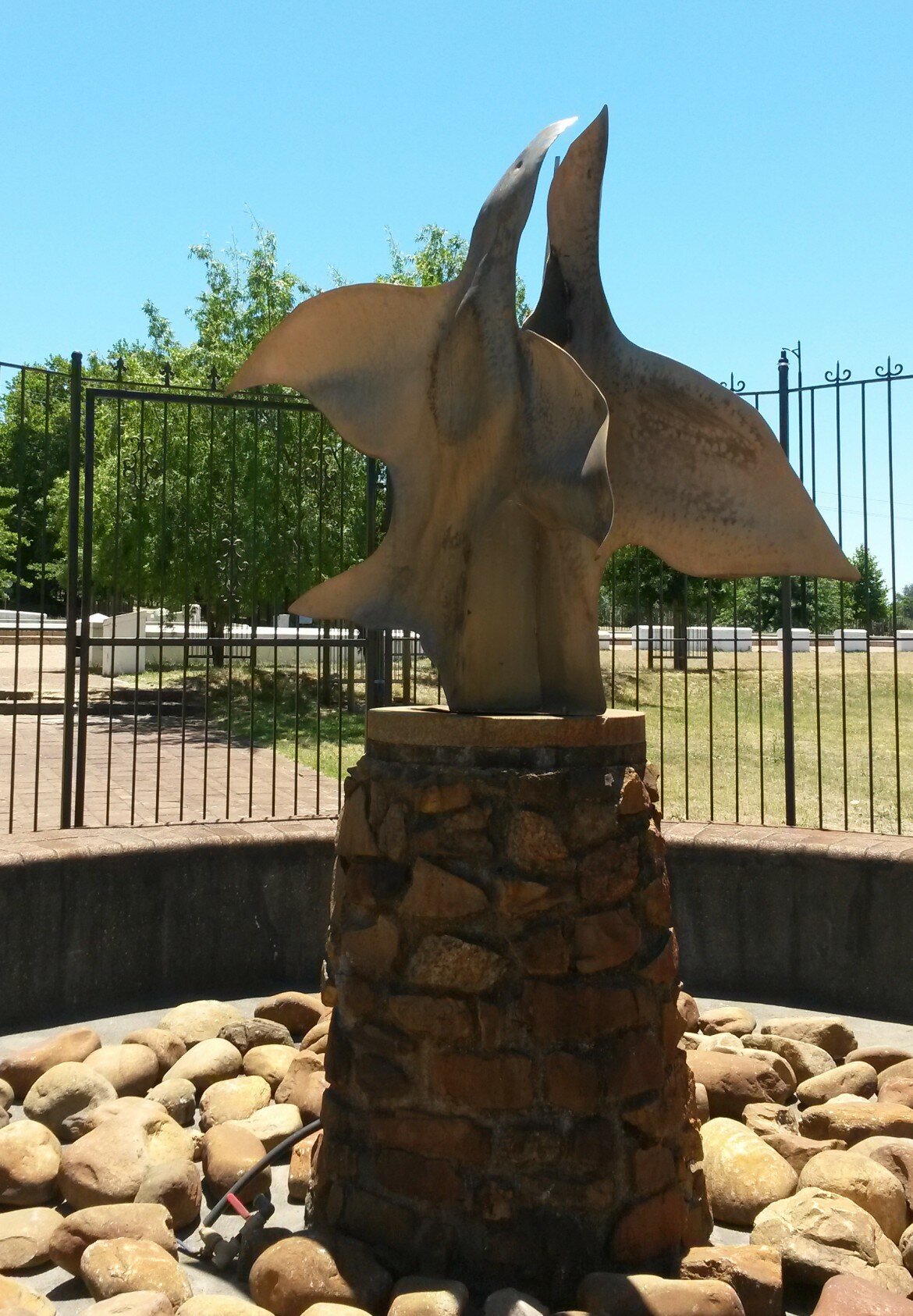 SCULPTURE OUTSIDE THE PNIEL MUSEUM